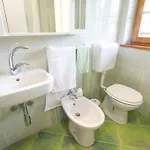 Sunny Two Bedroom Retreat In Beautiful - Two Bedroom *
