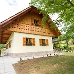 Sunny Two Bedroom Retreat In Beautiful - Two Bedroom