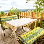 بيت للعطل Sunny Two Bedroom Retreat In Beautiful - Two Bedroom *