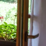 Sunny Two Bedroom Retreat In Beautiful - Two Bedroom بيت للعطل Bizeljsko
