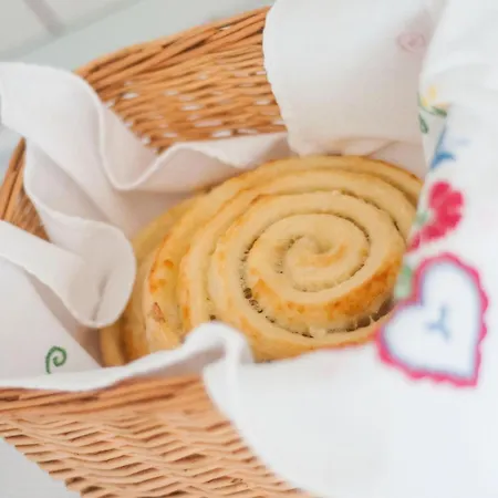 Sunny Two Bedroom Retreat In Beautiful Bizeljsko - Two Bedroom Prázdninový dům Bizeljsko