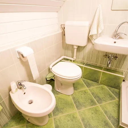 Sunny Two Bedroom Retreat In Beautiful - Two Bedroom * Bizeljsko