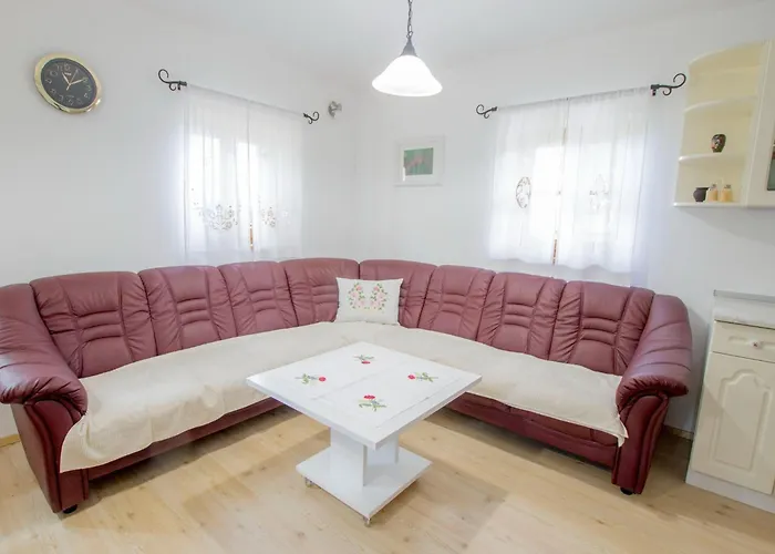 Sunny Two Bedroom Retreat In Beautiful Bizeljsko - Two Bedroom Semesterbostad Bizeljsko