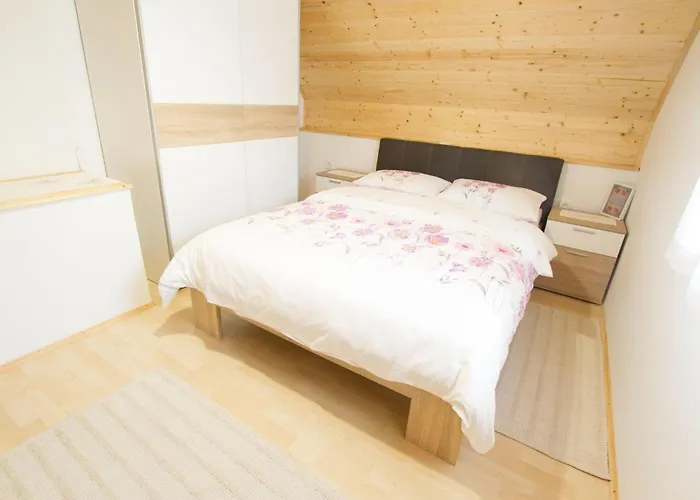 Prázdninový dům Sunny Two Bedroom Retreat In Beautiful Bizeljsko - Two Bedroom