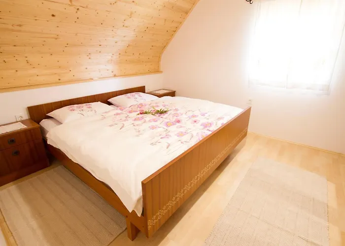 Semesterbostad Sunny Two Bedroom Retreat In Beautiful Bizeljsko - Two Bedroom *