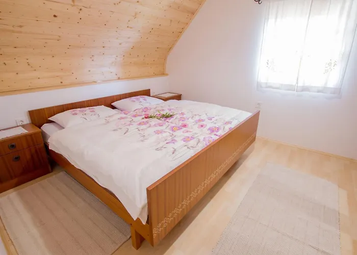 Sunny Two Bedroom Retreat In Beautiful Bizeljsko - Two Bedroom Semesterbostad Bizeljsko