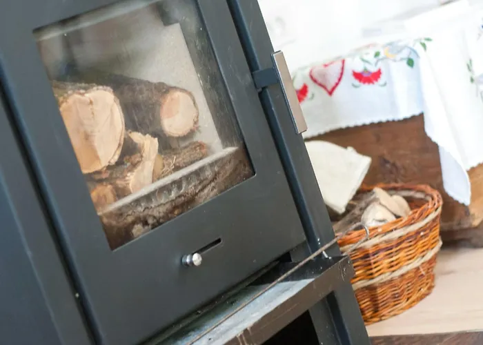 Sunny Two Bedroom Retreat In Beautiful Bizeljsko - Two Bedroom Prázdninový dům *